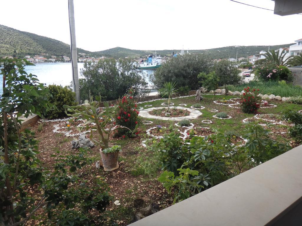 Apartments Selina Vinisce Luaran gambar