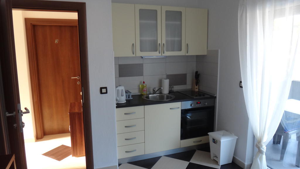 Apartments Selina Vinisce Luaran gambar