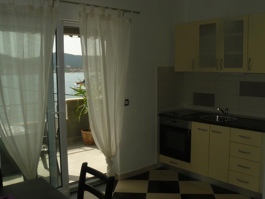 Apartments Selina Vinisce Luaran gambar