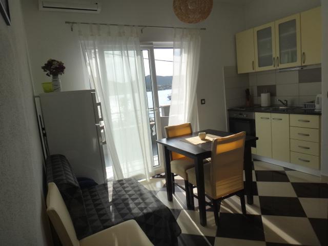 Apartments Selina Vinisce Luaran gambar